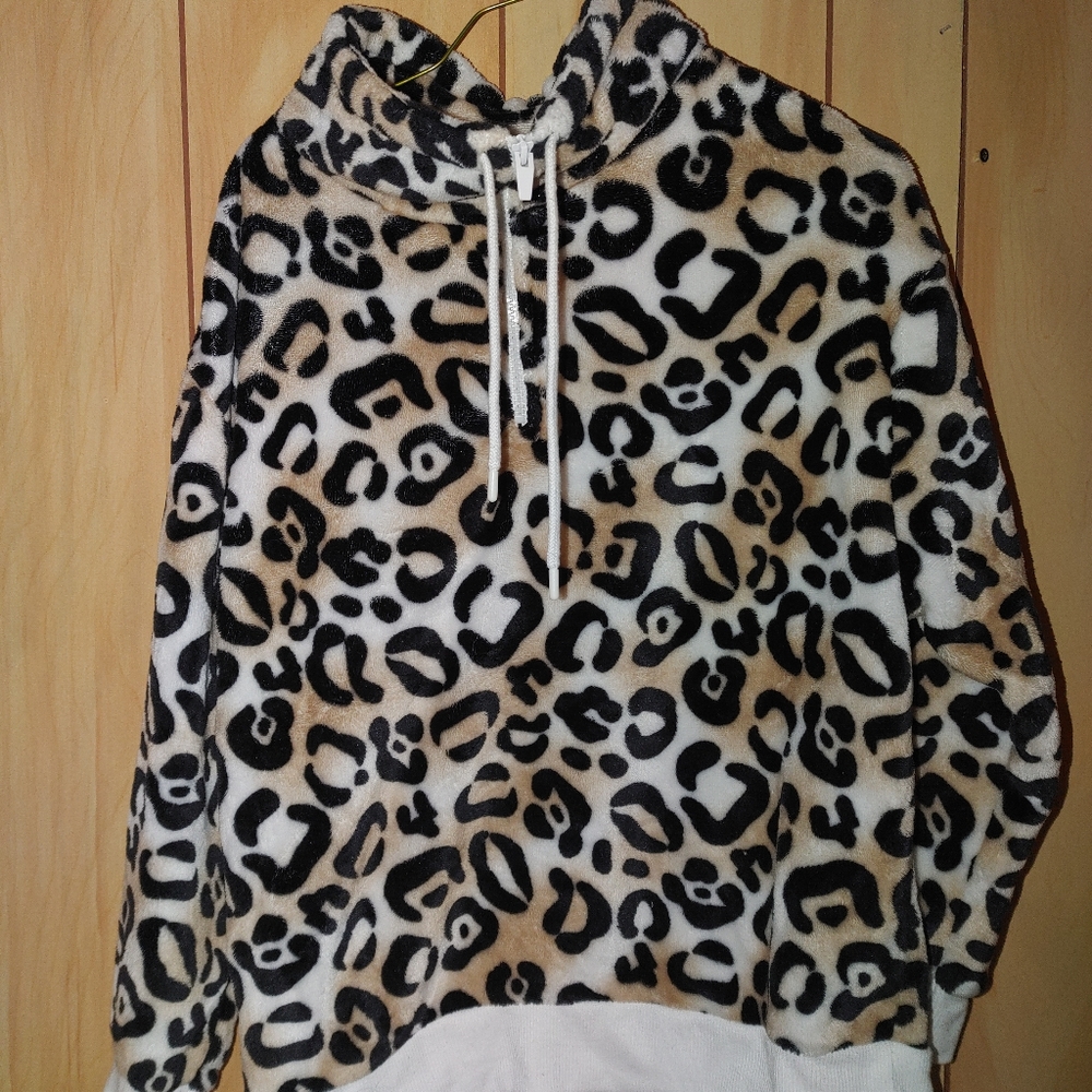 Secret Treasures Sleepwear Top